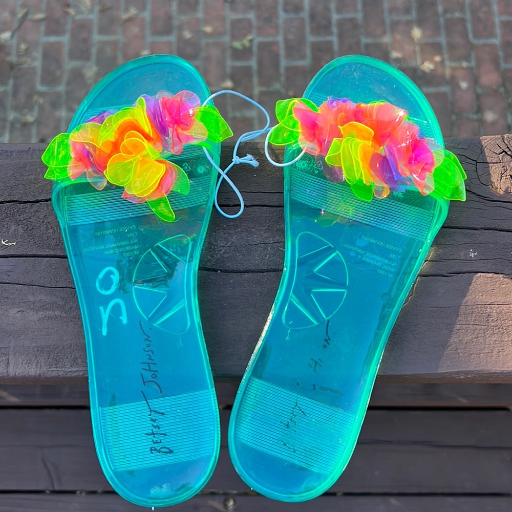 Betsey Johnson Slides Size 7